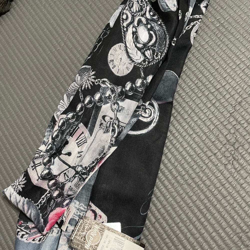 Hard Rock Scarf
